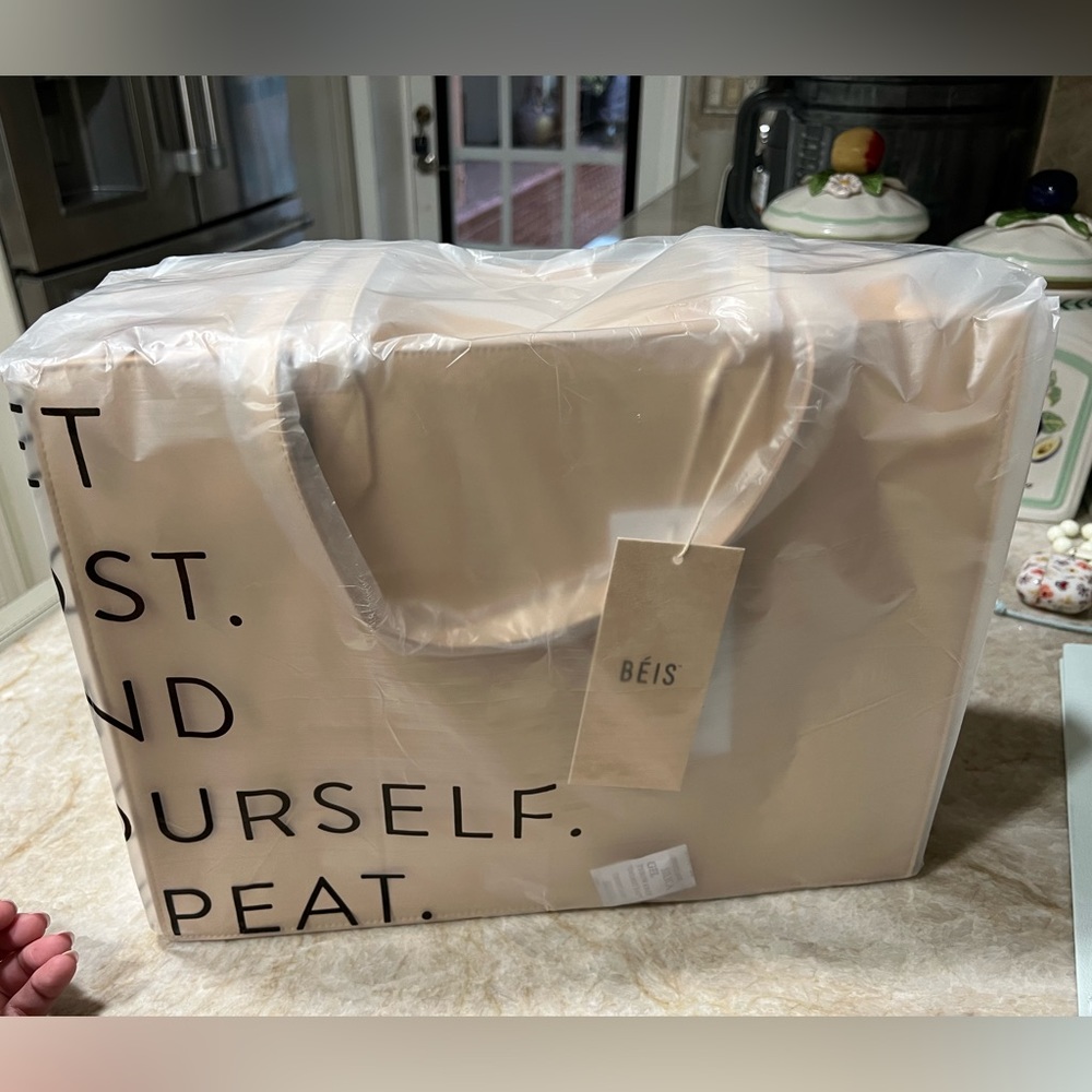 Béis The Work Tote in Beige NWT